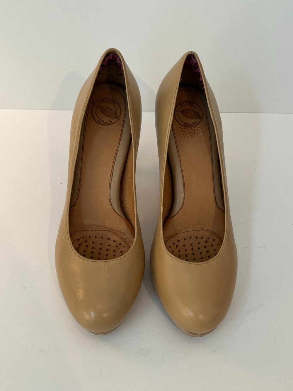 Nurture "Kira" Platform Pumps Tan Leather Round Toe Slip On Shoes Womens Size 9M